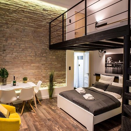 Very Stylish And Fresh Studio Home In The Center Будапеща Екстериор снимка