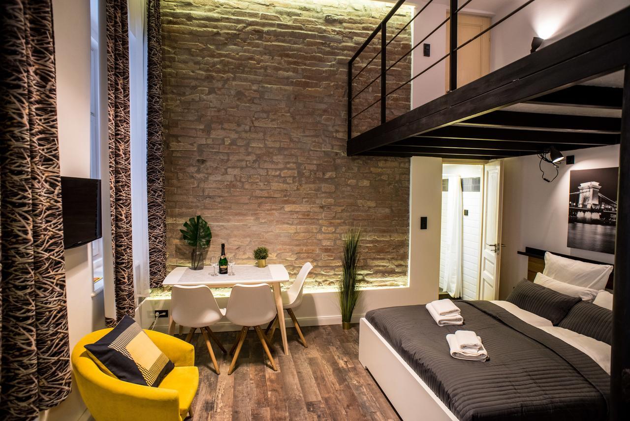 Very Stylish And Fresh Studio Home In The Center Будапеща Екстериор снимка